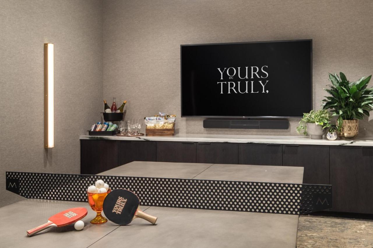 Vignette Collection Yours Truly Dc By Ihg Washington Ngoại thất bức ảnh The TV in the living room