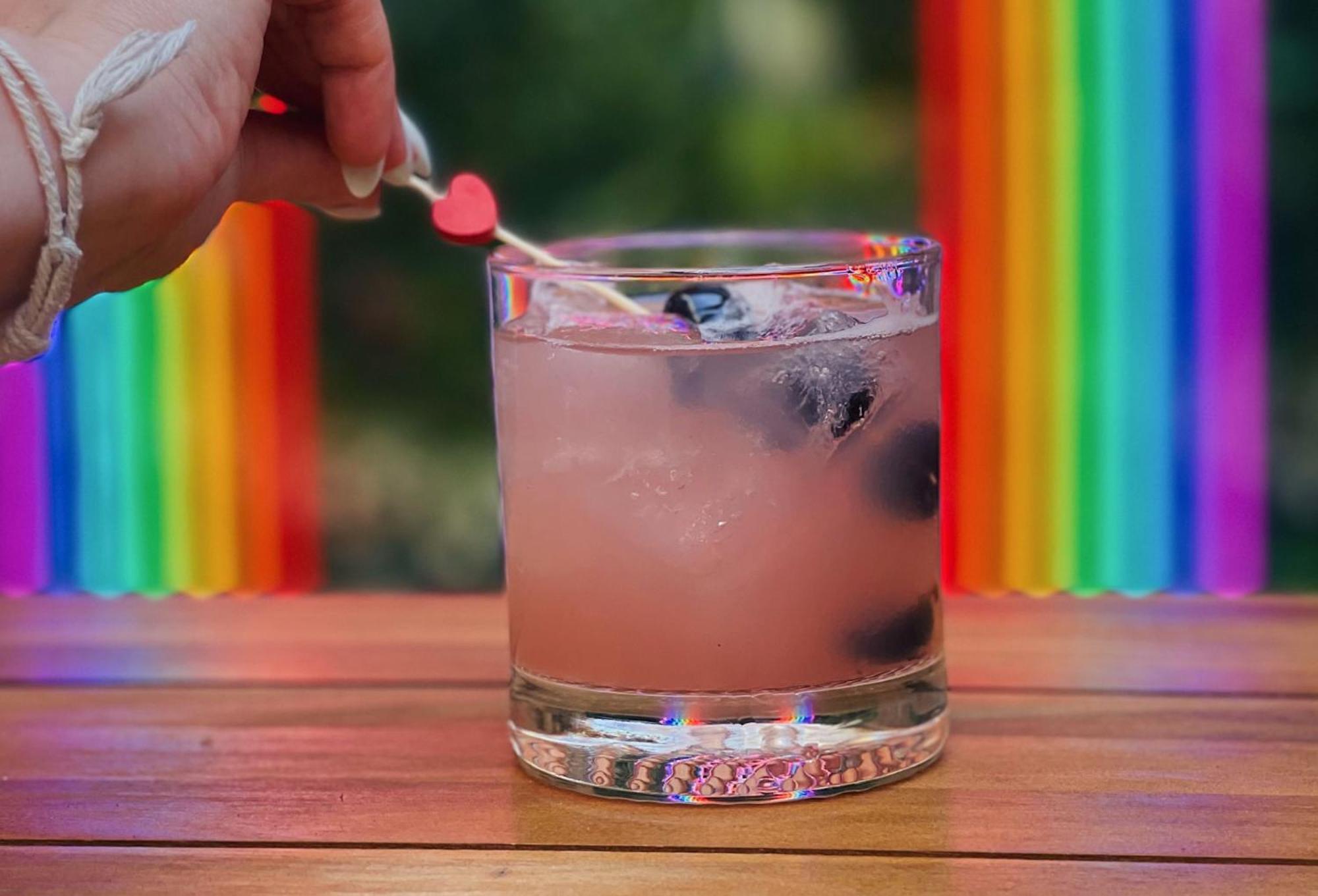 Vignette Collection Yours Truly Dc By Ihg Washington Ngoại thất bức ảnh A Pink Lady cocktail