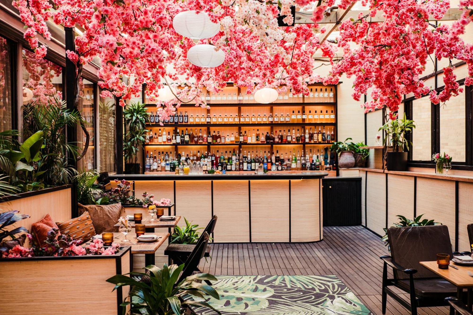 Vignette Collection Yours Truly Dc By Ihg Washington Ngoại thất bức ảnh The bar at the top of the Standard London